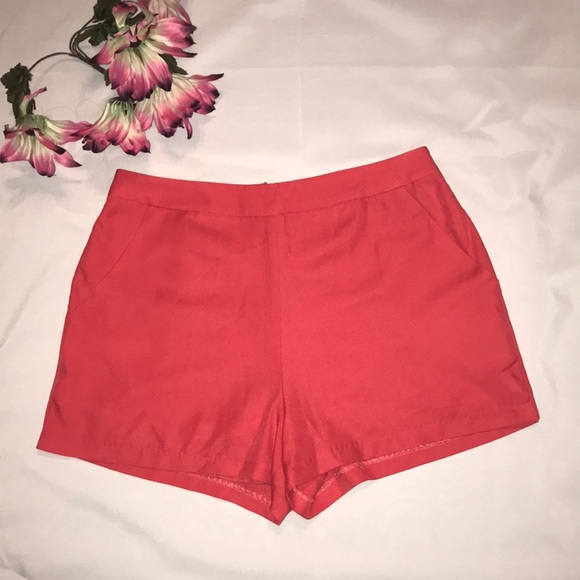 Francesca’s Collection Coral Short size S - Picture 2 of 8